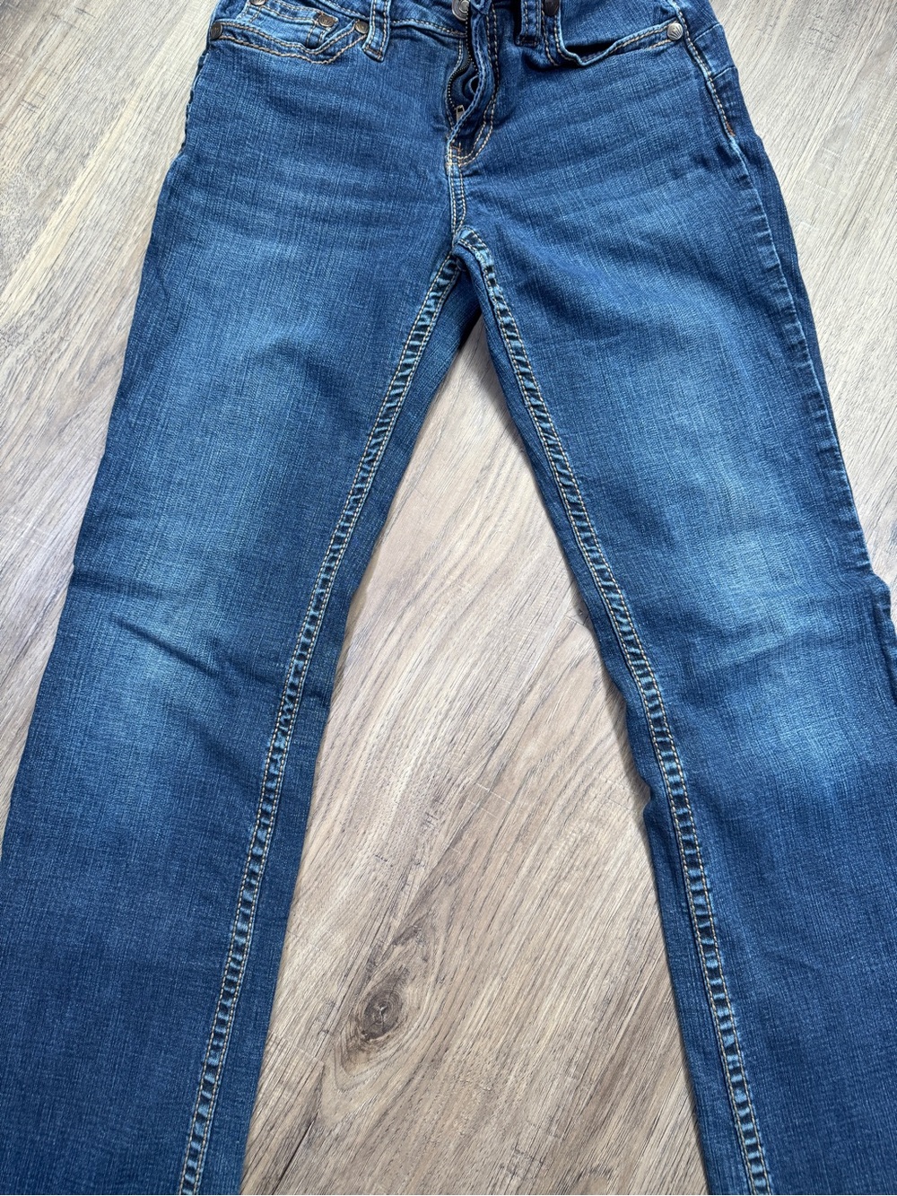 Shyanne Women's Medium Blue Bootcut Denim Jeans - Size 28W x 36L - Picture 12 of 16